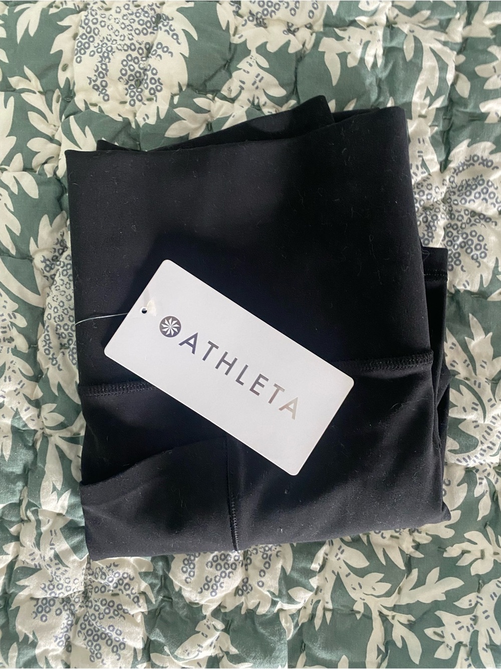 Athleta Black Salutation Stash Tight Leggings with pocket NWT